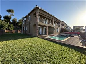 Humerail – Large Modern Family Home