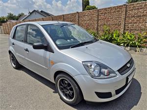 2008 FORD FIESTA MANUAL WITH NICE MAGS. VERY CLEAN CAR