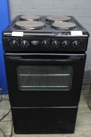 BLACK DEFY COMPACT STOVE AND OVEN(S067468A)
