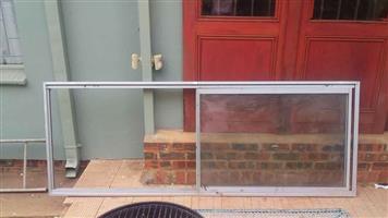 Aluminium sliding window