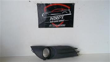 Ford Fiesta Mk8 right front fog light surround trim