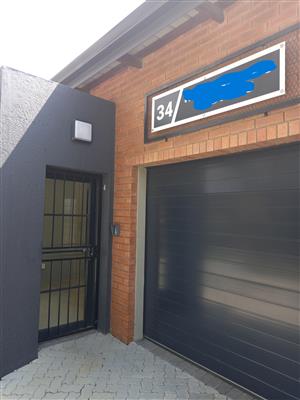 Comercial property in Halway house