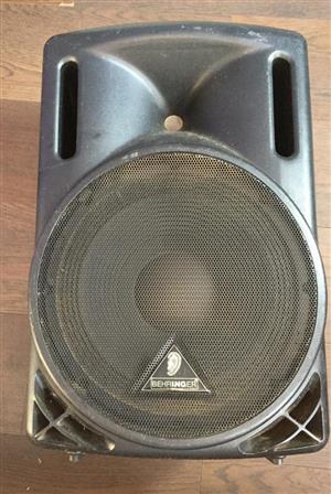 Behringer Powered Active 12inch Cabinet Speaker Built In Amp Xlr