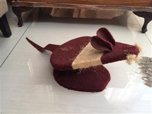 Mouse shaped Cat scratch toy  – Perfect for your favourite feline to play with!