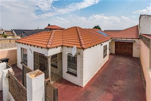 House for Sale In Protea Glen Ext 13