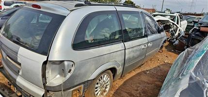 2004 CHRYSLER VOYAGER 3.3 V6 STRIPPING AS SPARES