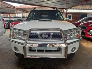 2014 Nissan NP300 Double Cab  2.5 Diesel  Manual 4x2 White