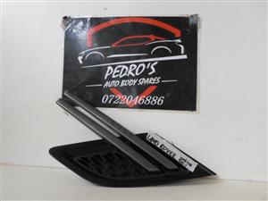 Land Rover Evoq 11-14 left fender vent 