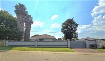 Charming 3-bedroom house for sale in Duvha Park, Witbank – perfect for families seeking comfort!