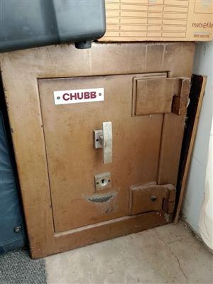 CHUBB SAFE ANTIQUE