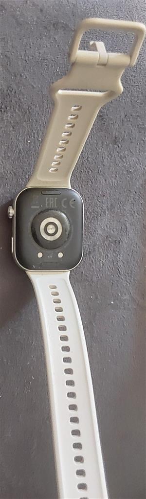 URGENT SALE!!!! DOOGEE NOTE PRO 56 + HONOR 2I WATCH ( WHITE)