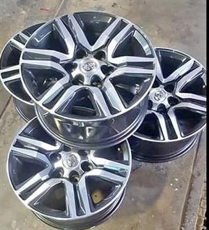 17" Toyota Hilux/Fortuner original mags set