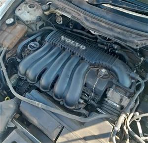 VOLVO S40 2.4 ENGINE FOR SALE.