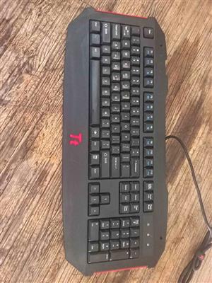 Tt eSPORTS Gaming Keyboard – USB Wired