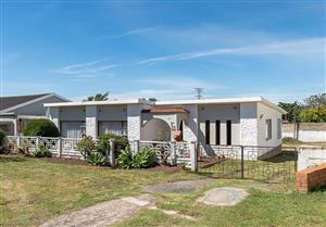 House For Sale in Buffalo Flats