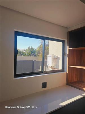 Aluminum 2 Track Horizontal Sliding Window with Clear Glass(2 available)