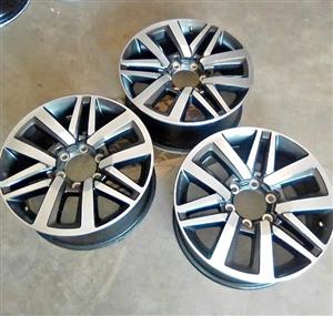 Toyota Hilux/Fortuner 18" original mags to use for spare