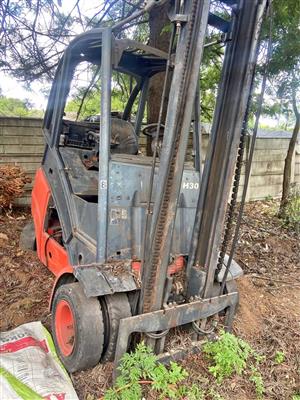 We buy scrap & non running forklifts