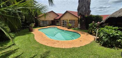 4 bed house with granny flat and pool in Ben Fleur