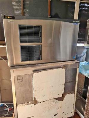 Scotsman c model (1ton ice maker)