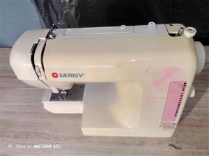 GEMSY MODEL GEM266 (26 (stitches) SEWING MACHINE