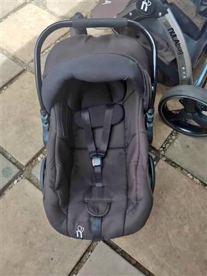 Nula infant car seat for sale