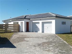 Modern Family Home in Fountains Estate, Jeffreys Bay