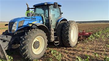 2012 New Holland T7060