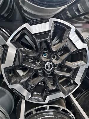 Nissan navara original alloy mags size 17 aset still like new
