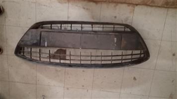 FORD FIESTA MK7 FRONT BUMPER GRILLE (2008-2012)