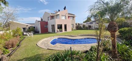 Exceptional 15-Bedroom Double-Storey Home in Porterville – A Rare Investment Opportunity!