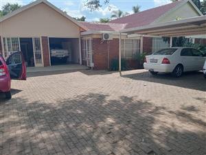 House For Sale in Florauna