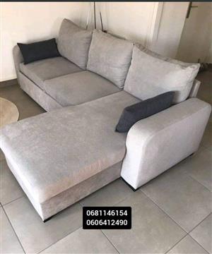 U/L-shaped couches in velvet 