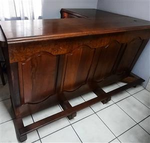 R3000 bar for sale chairs included in price