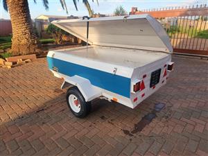 Box luggage trailer for sale. 350gram. Refurbished. Extendable. Papers in 