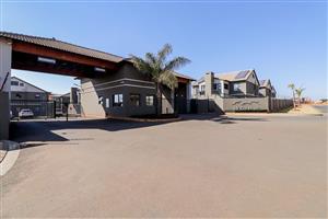 Townhouse For Sale in Nortons Home Estate