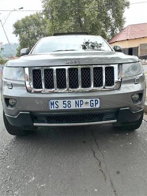 2013 Jeep Grand Cherokee 5.7 petrol automatic transmission Leather seats Sun Roof