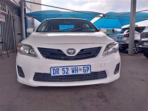 2016 model Toyota Corolla Quest sedan manual Transmission petrol 1.6 engine capacity mileage 85000km