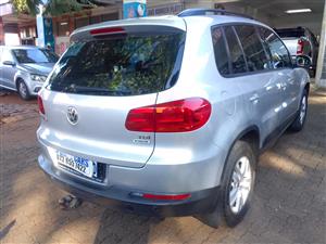 2017 Volkswagen Tiguan 2.0 TDI bluemotion Manual Petrol  Silver Color  69000KM