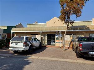 Coachman’s Crescent: Warehouse To Let in Hennops Park Industrial, Centurion, With Retail Possibilities!