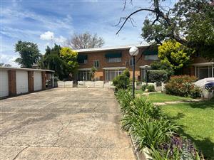 Townhouse For Sale in Parkdene