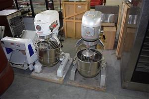 Industrial electrical mixers