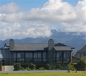 Family home on Oubaai golf estate