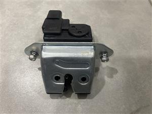 2025 HYUNDAI VENUE TAILGATE LOCK MECHANISM FOR SALE. IN PRISTINE CONDITION