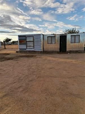 Stand with 2 n half room Zozo with Stand  avail for Sale in Soshanguve block x