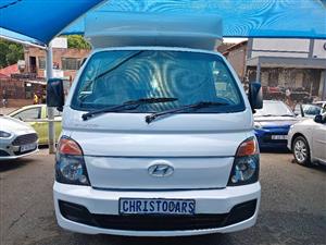 2015 model Hyundai H-100 Canopy manual Transmission diesel 2.5 engine capacity mileage 
