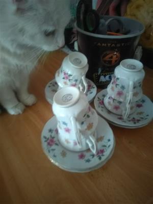 Fine china for sale set of 4 cups and saucers in good condition.