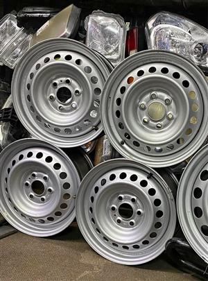 Size16 Nissan np300 for the set of 4  Rims  Call   Adress:528 govan mbeki avenue PE