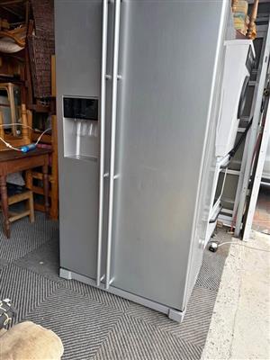 Samsung double door fridge freezer