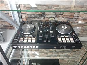 NI TRAKTOR KONTROL S2 MK2 DJ CONTROLLER. DJ WORX